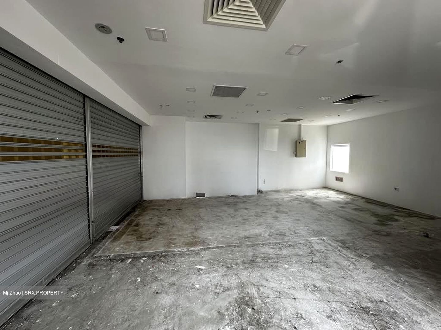 Roxy Square (D15), Retail #595008431